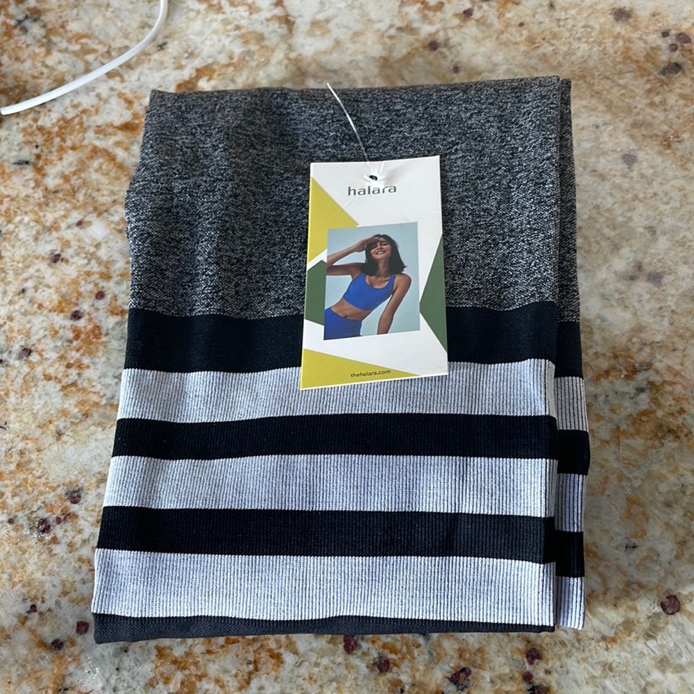 Halara NWT Seamless Stripe Black Heathered Grey Leggings Size Small